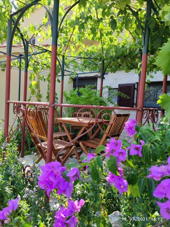 Summer Time Premantura Exterior photo